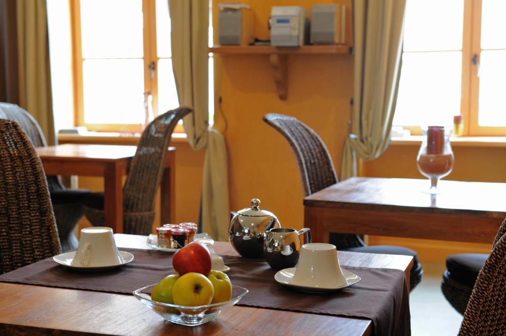 Logis De Nantas Bed and Breakfast Saint-Jean-Bonnefonds Zewnętrze zdjęcie